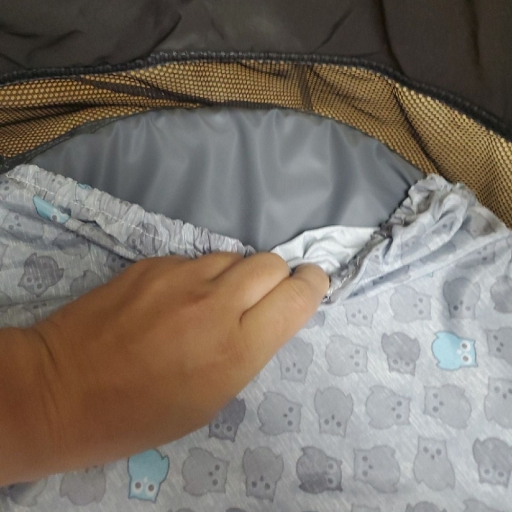 Brica Fold n' Go Travel Bassinet - Picture 6 of 12